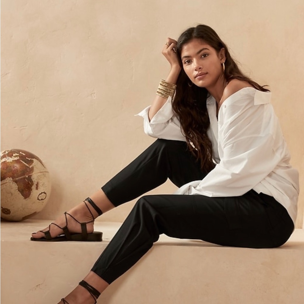 Banana Republic Women’s Tapered Cargo Pants